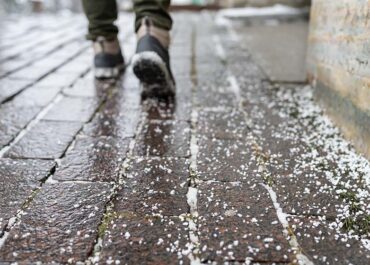 Can You Use Calcium Chloride on Pavers?