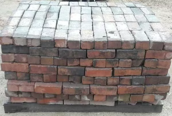 What is the Weight of a Pallet of Pavers?