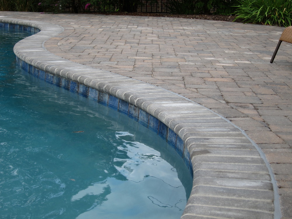 Bullnose paver coping