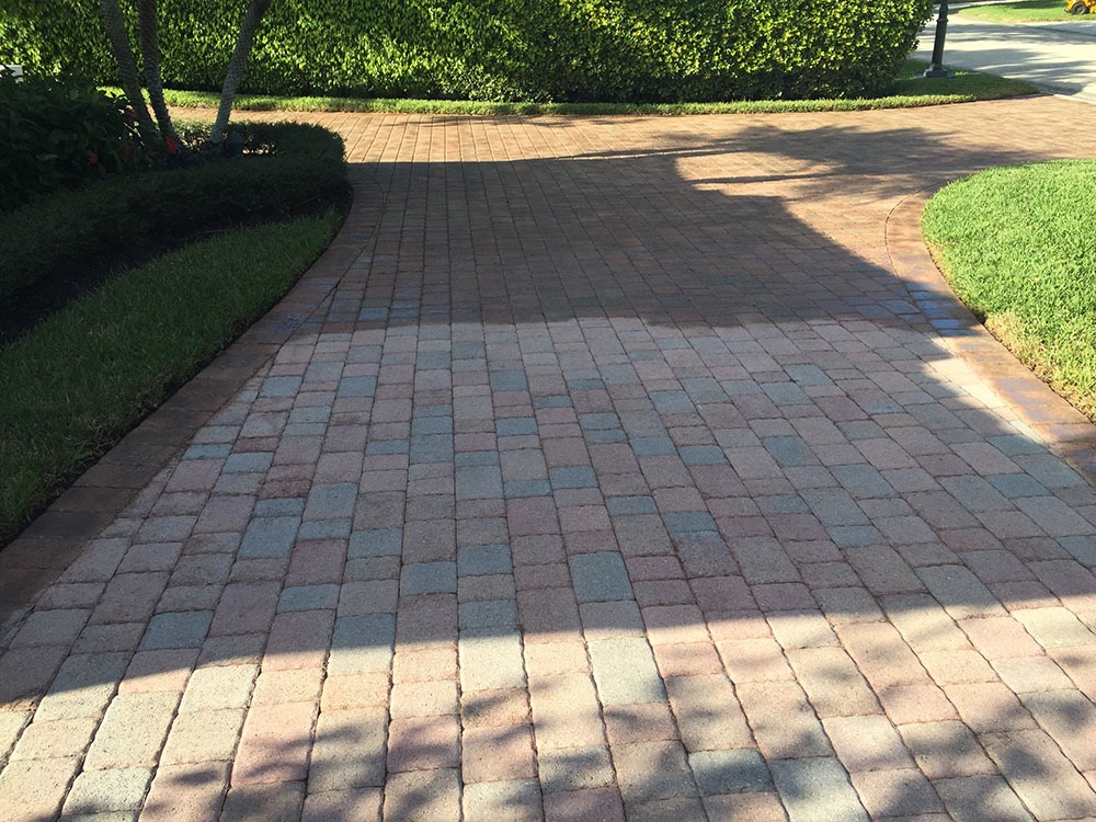 Do pavers fade in the sun?